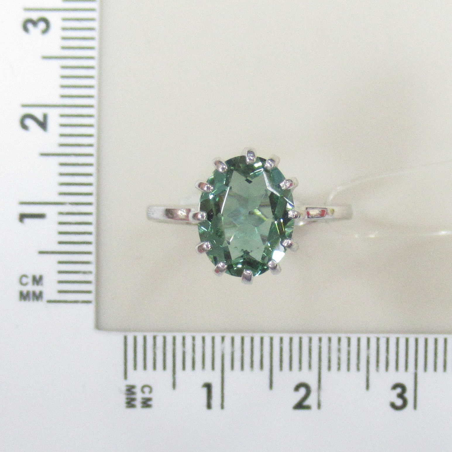 Серебряное кольцо с празиолитом